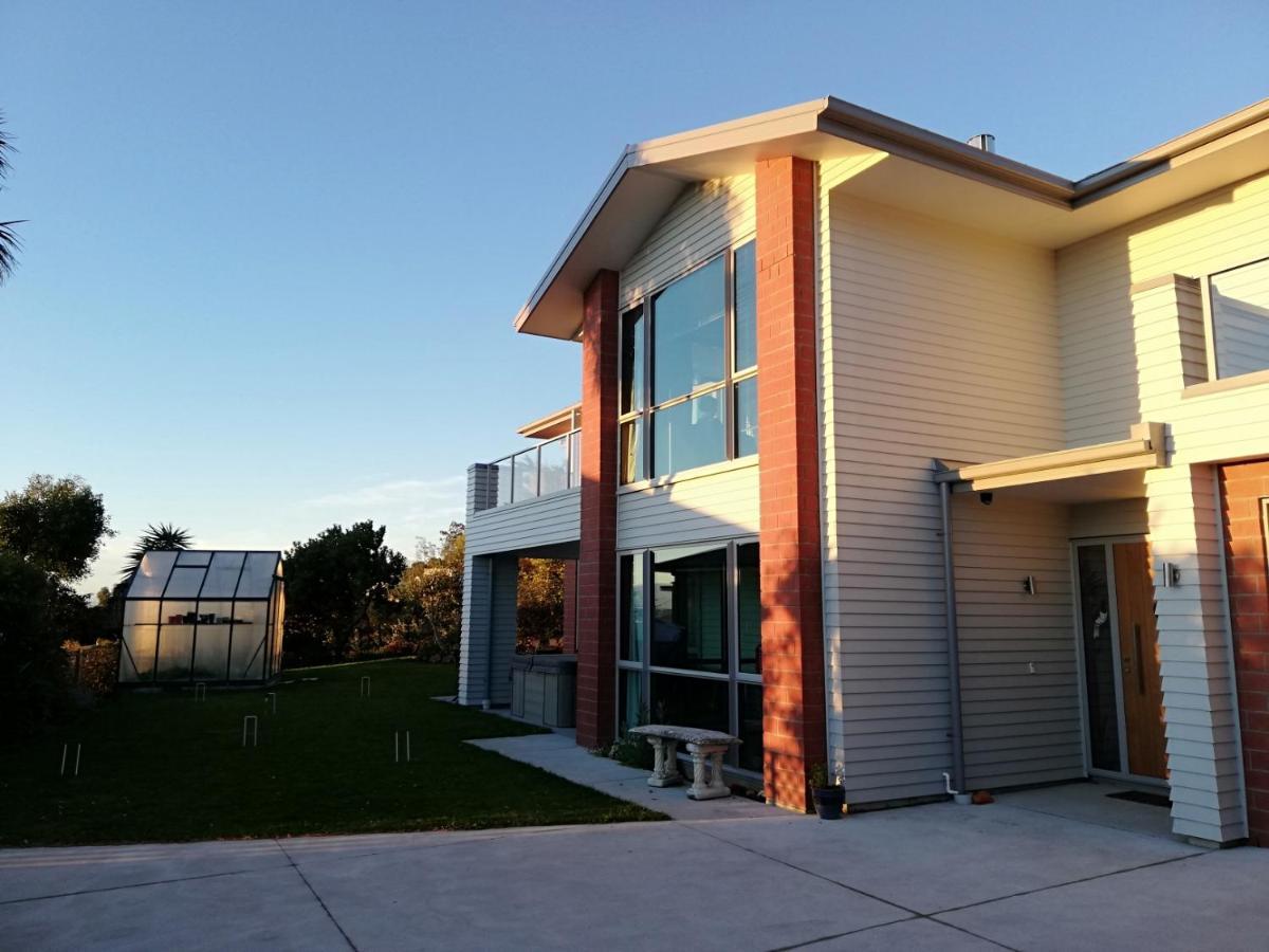 Whaka Heights Bed & Breakfast Christchurch Exterior photo